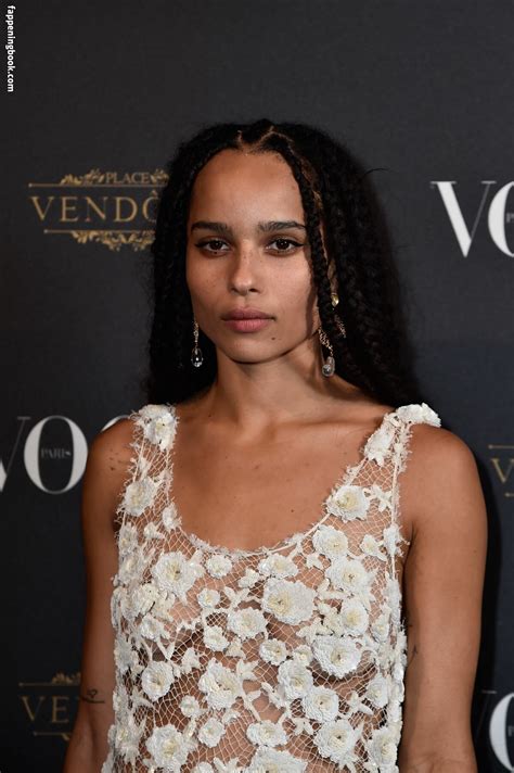 zoe kravitz naked|Zoë Kravitz Poses Nude on the Cover of